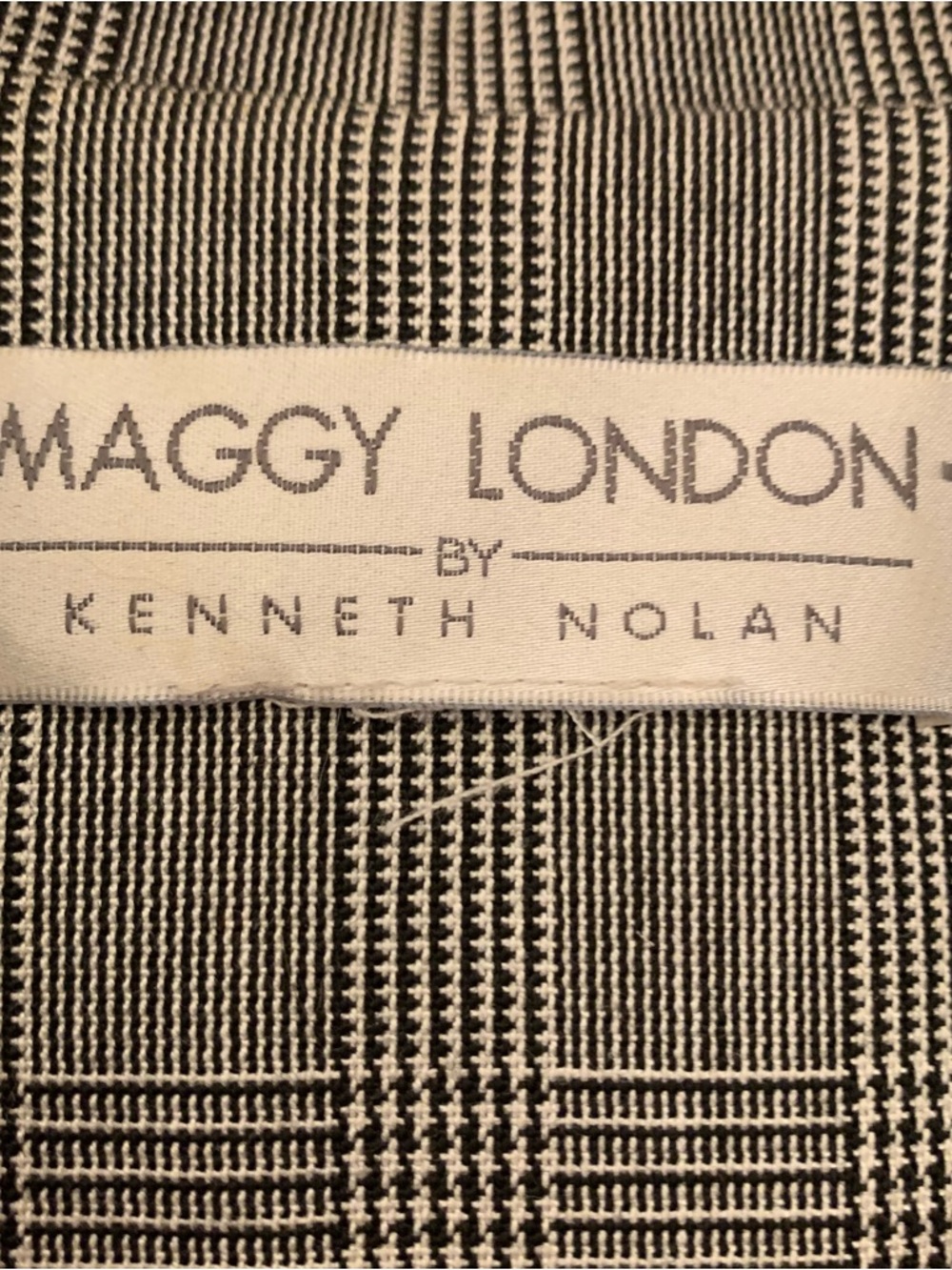 Maggy London Black and White Plaid Dress Label - Picture 3 of 4
